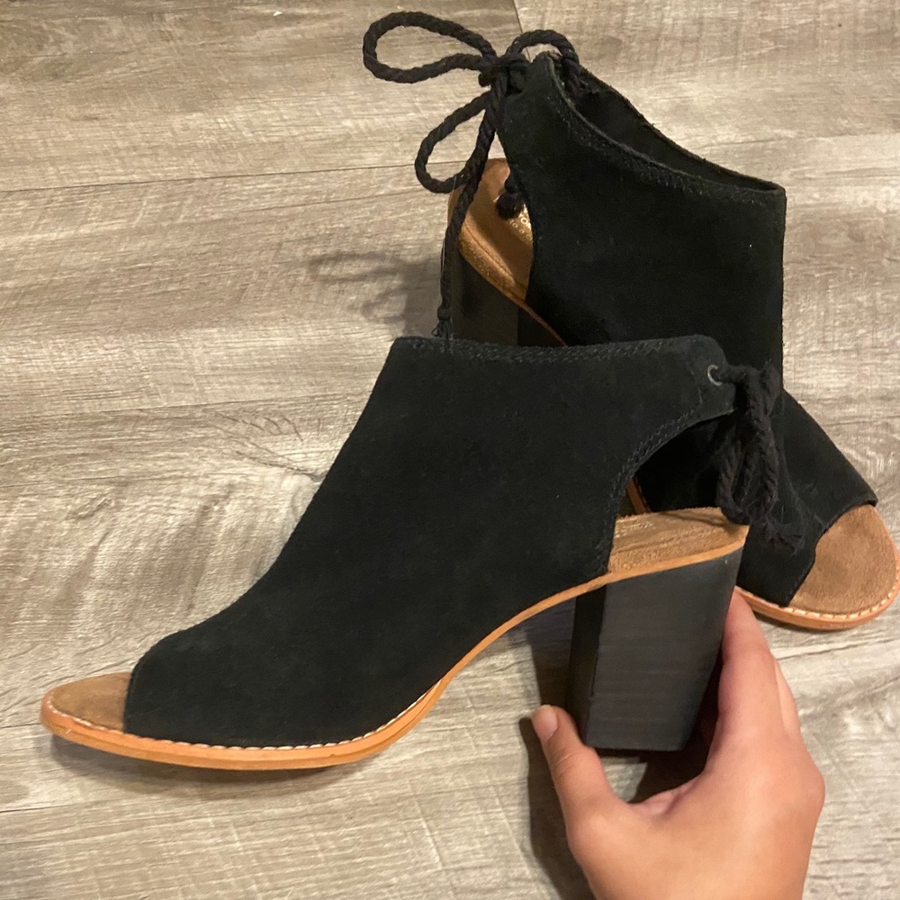 TOMS Heels